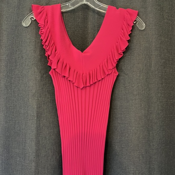 Pink ruffle top - Picture 3 of 3